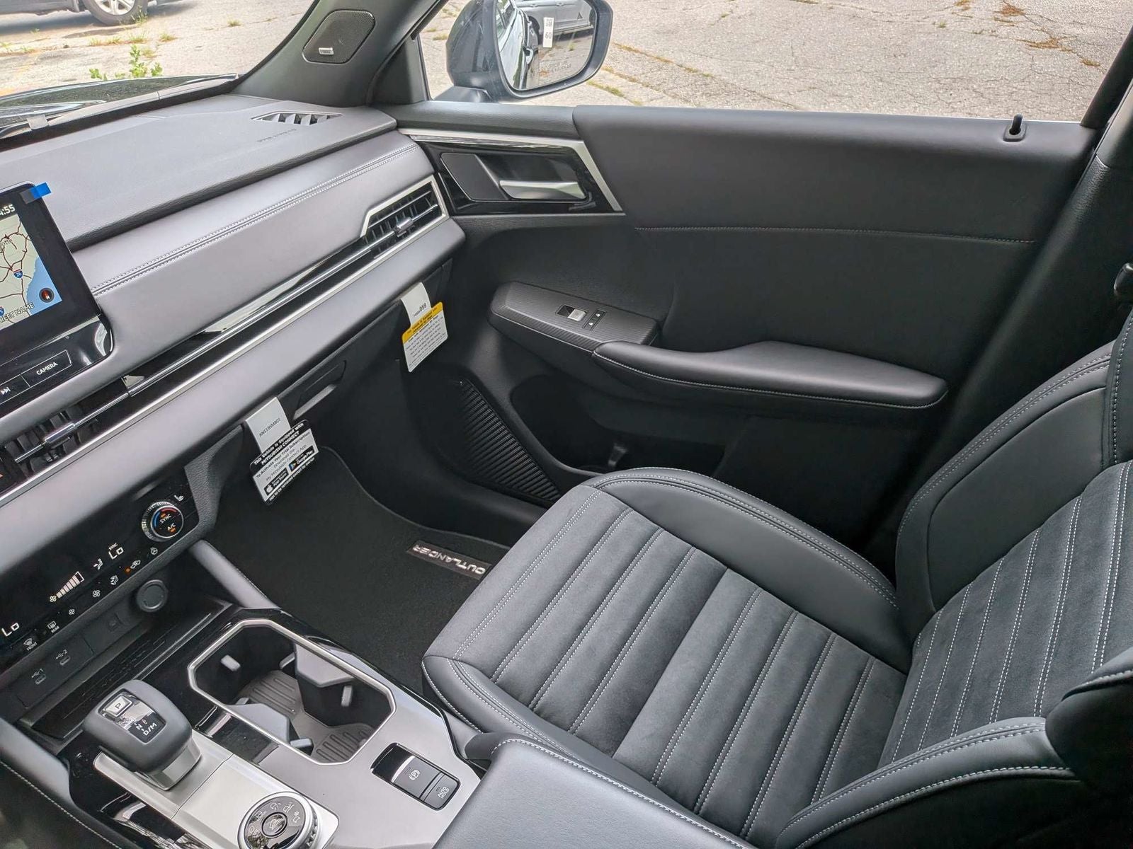 2026 Mitsubishi Outlander LE