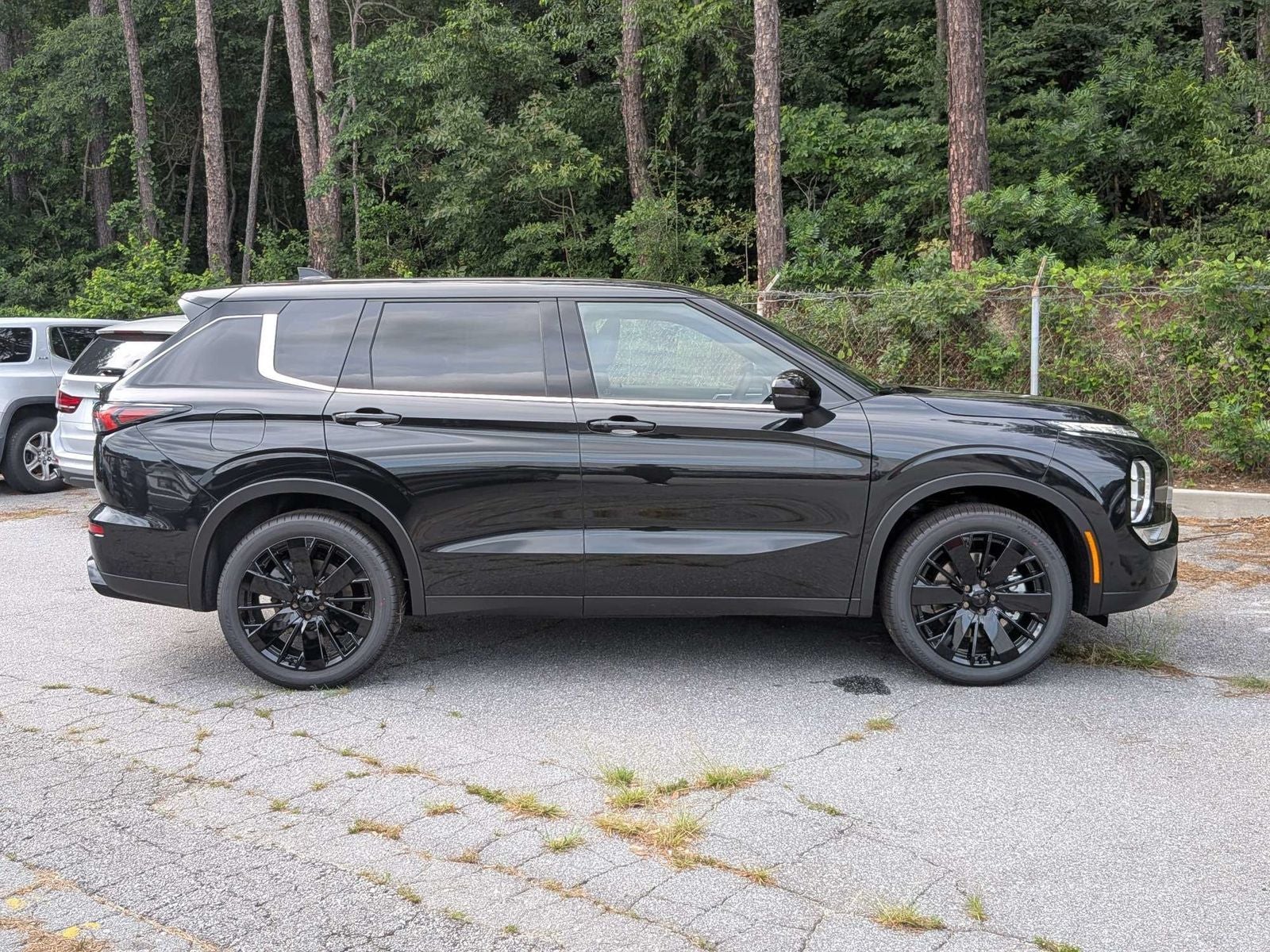 2026 Mitsubishi Outlander LE