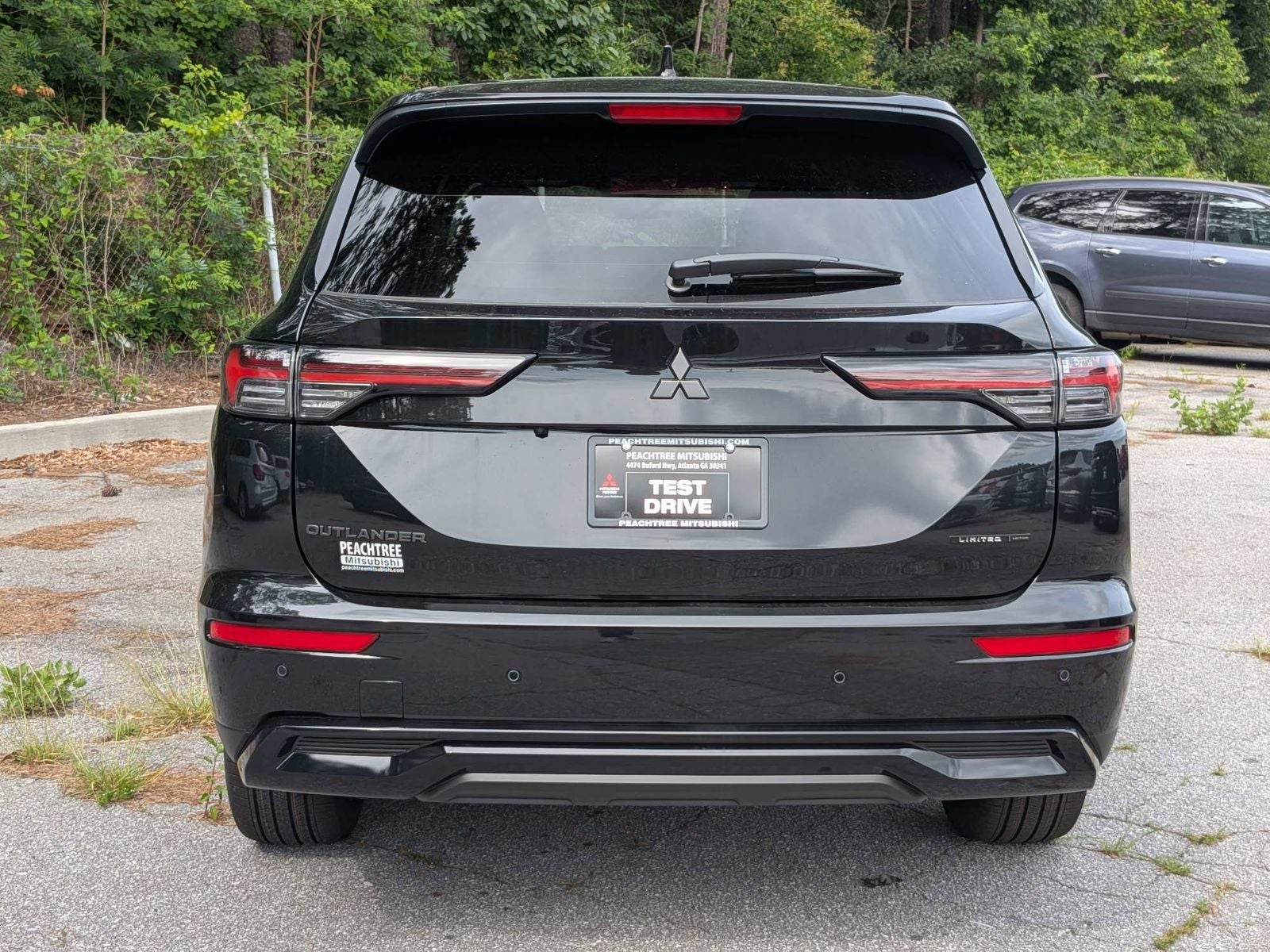 2026 Mitsubishi Outlander LE