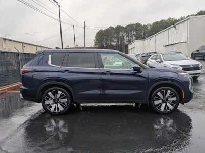 2026 Mitsubishi Outlander SE