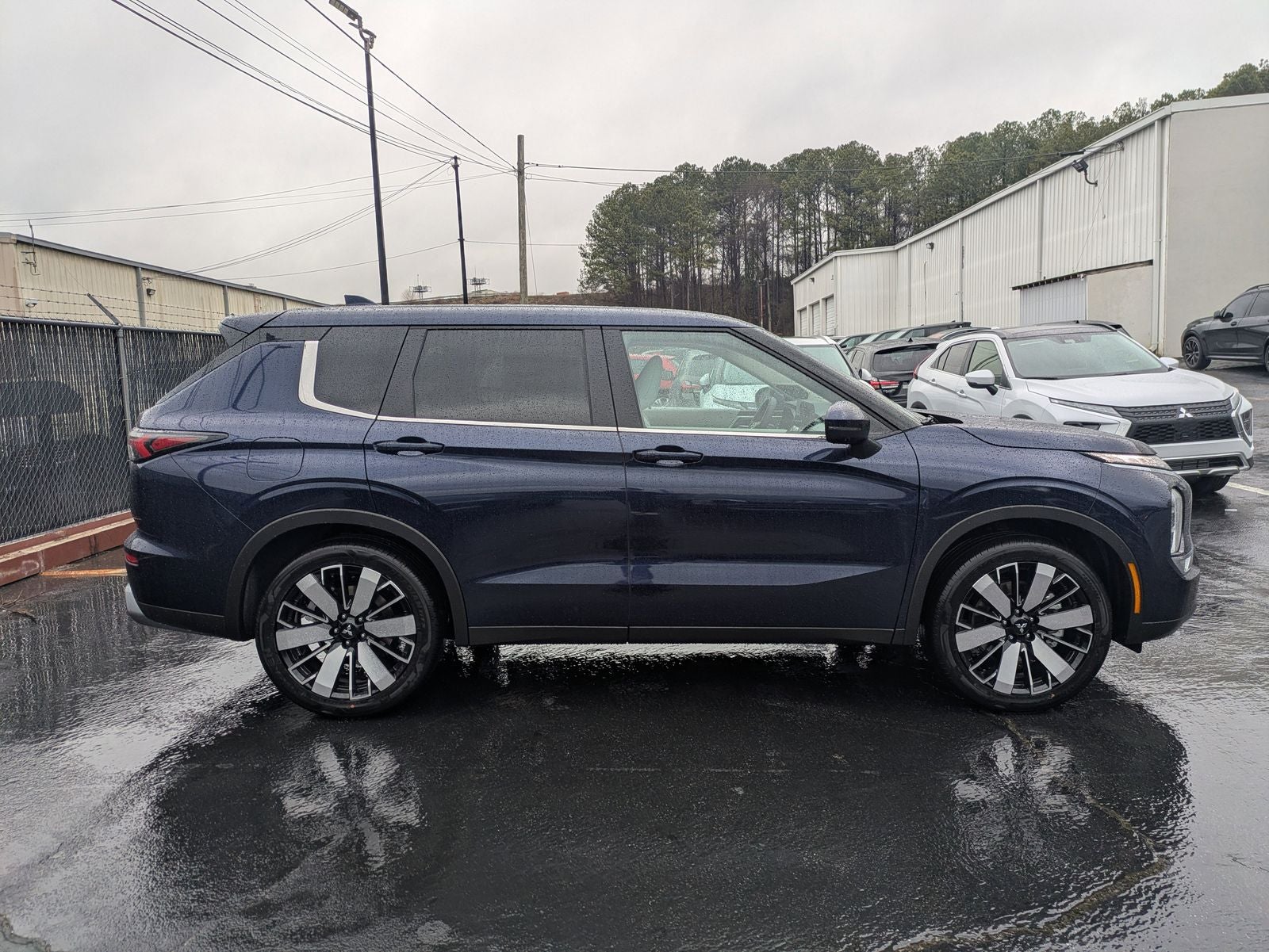 2026 Mitsubishi Outlander SE