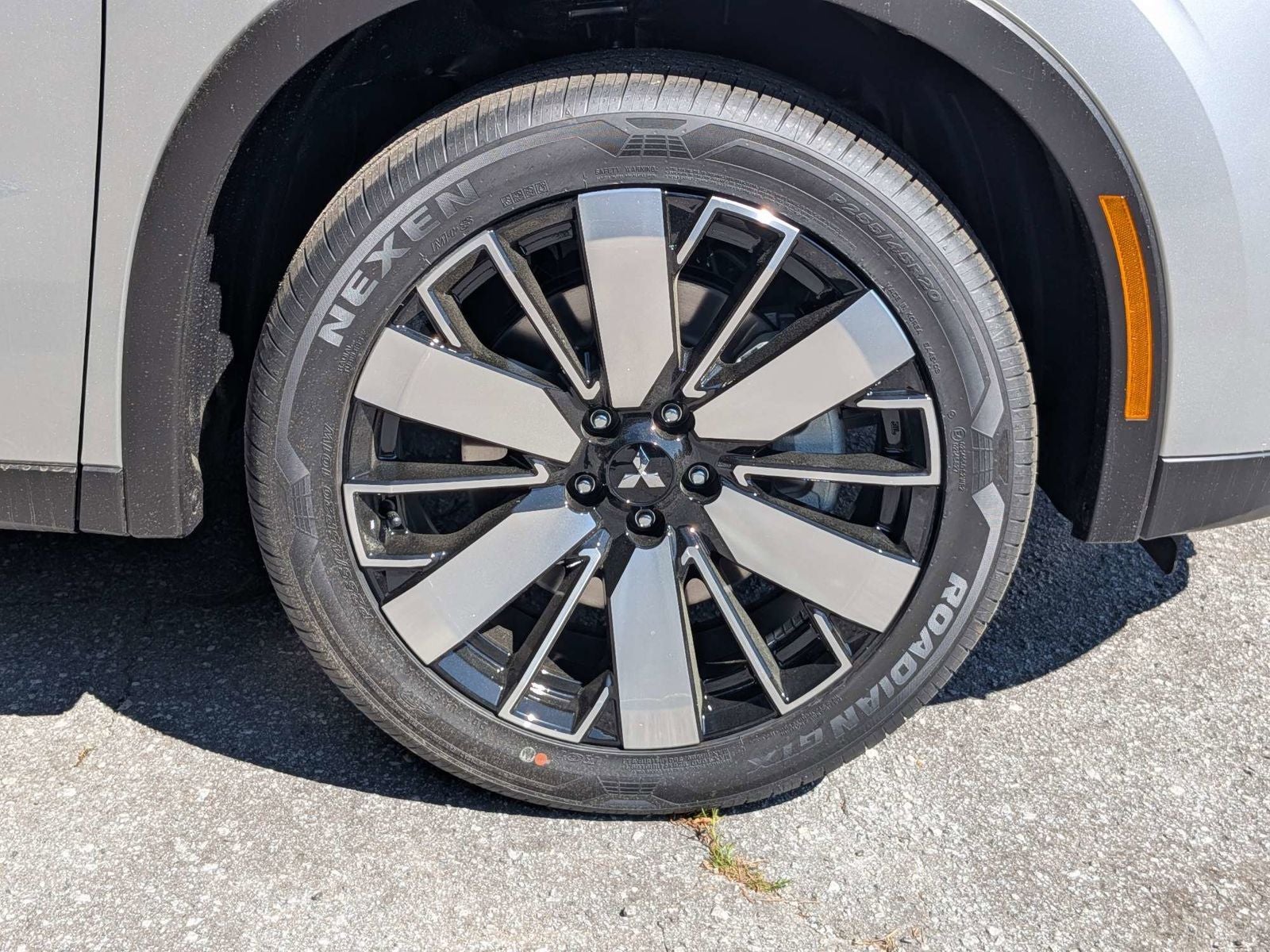 2026 Mitsubishi Outlander Base