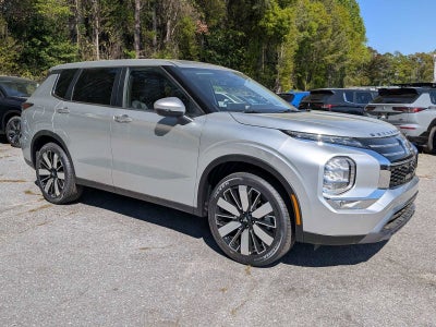 2026 Mitsubishi Outlander Base
