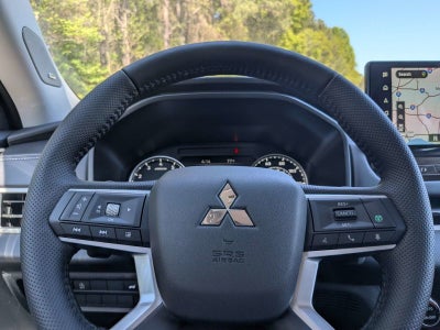 2026 Mitsubishi Outlander Base