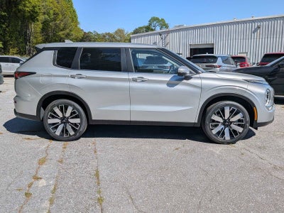 2026 Mitsubishi Outlander Base