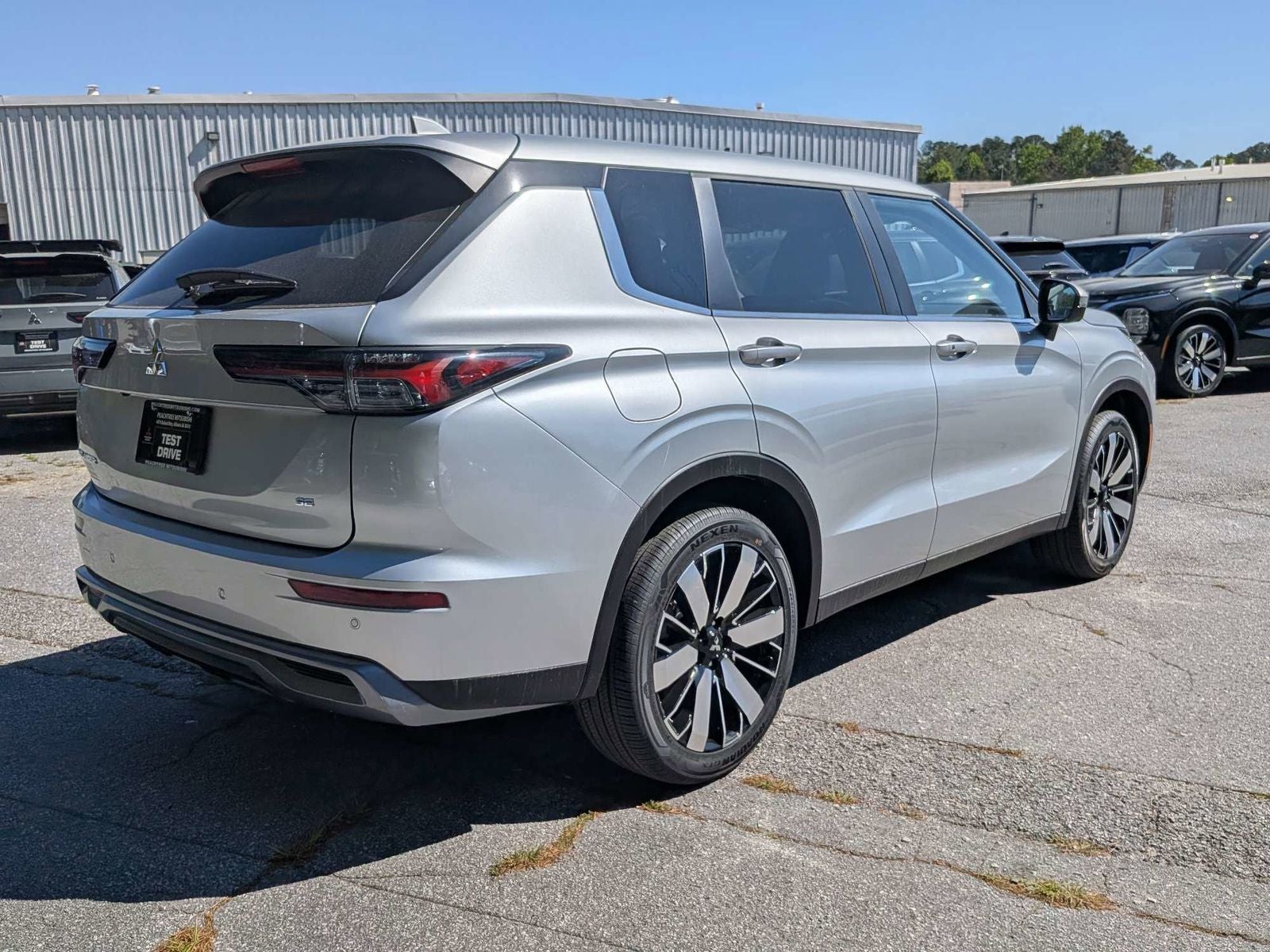 2026 Mitsubishi Outlander Base