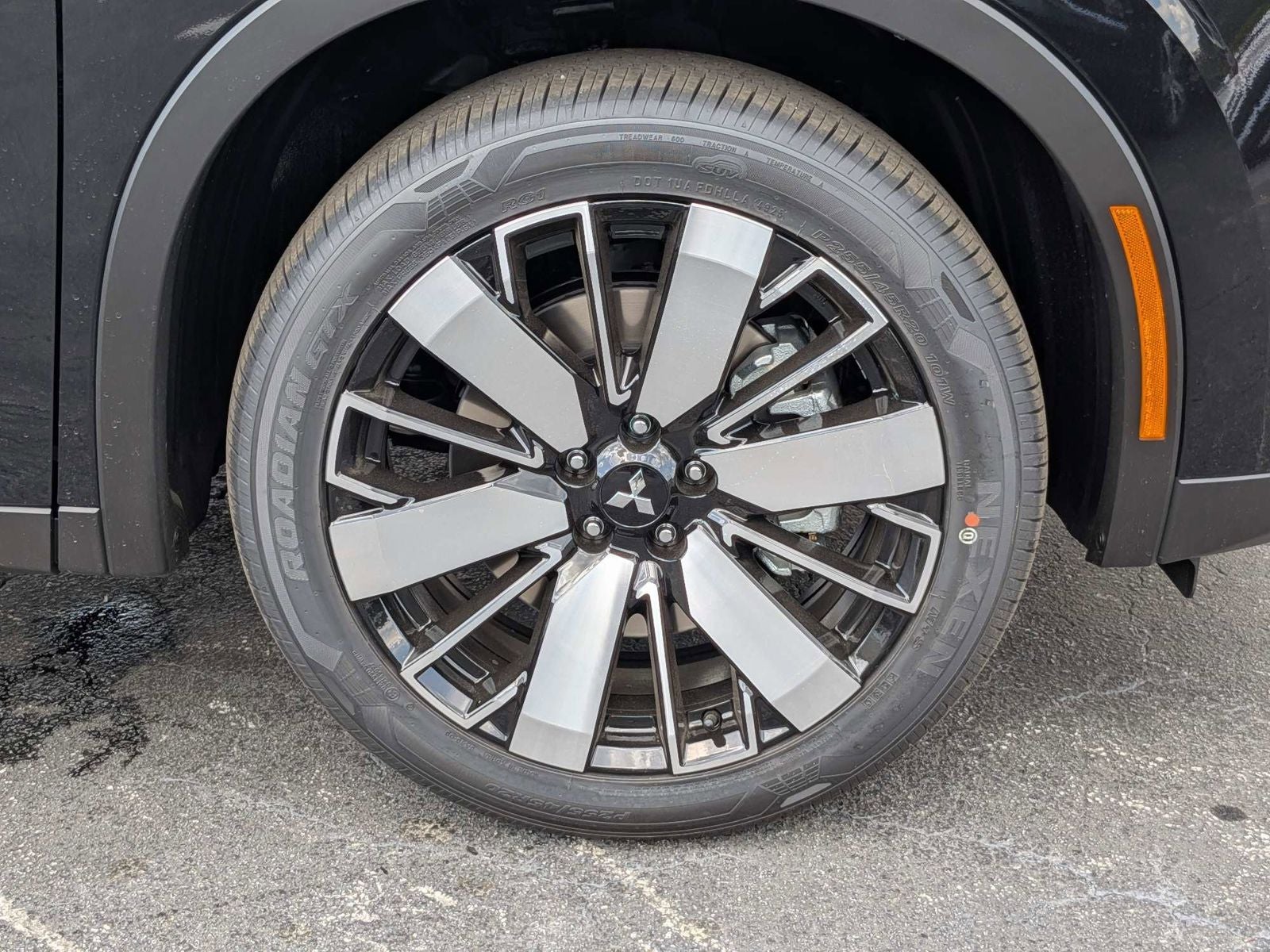 2026 Mitsubishi Outlander Base