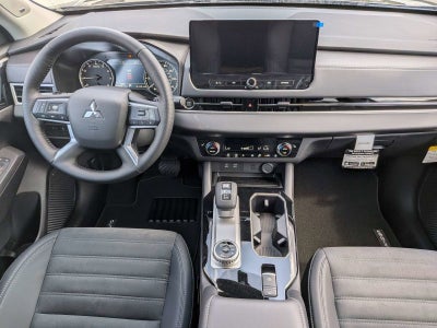 2026 Mitsubishi Outlander Base
