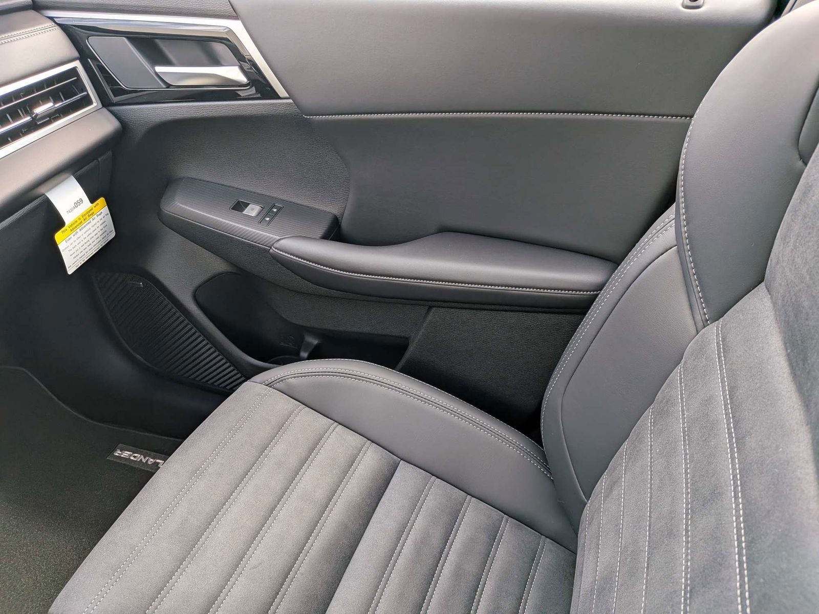 2026 Mitsubishi Outlander Base