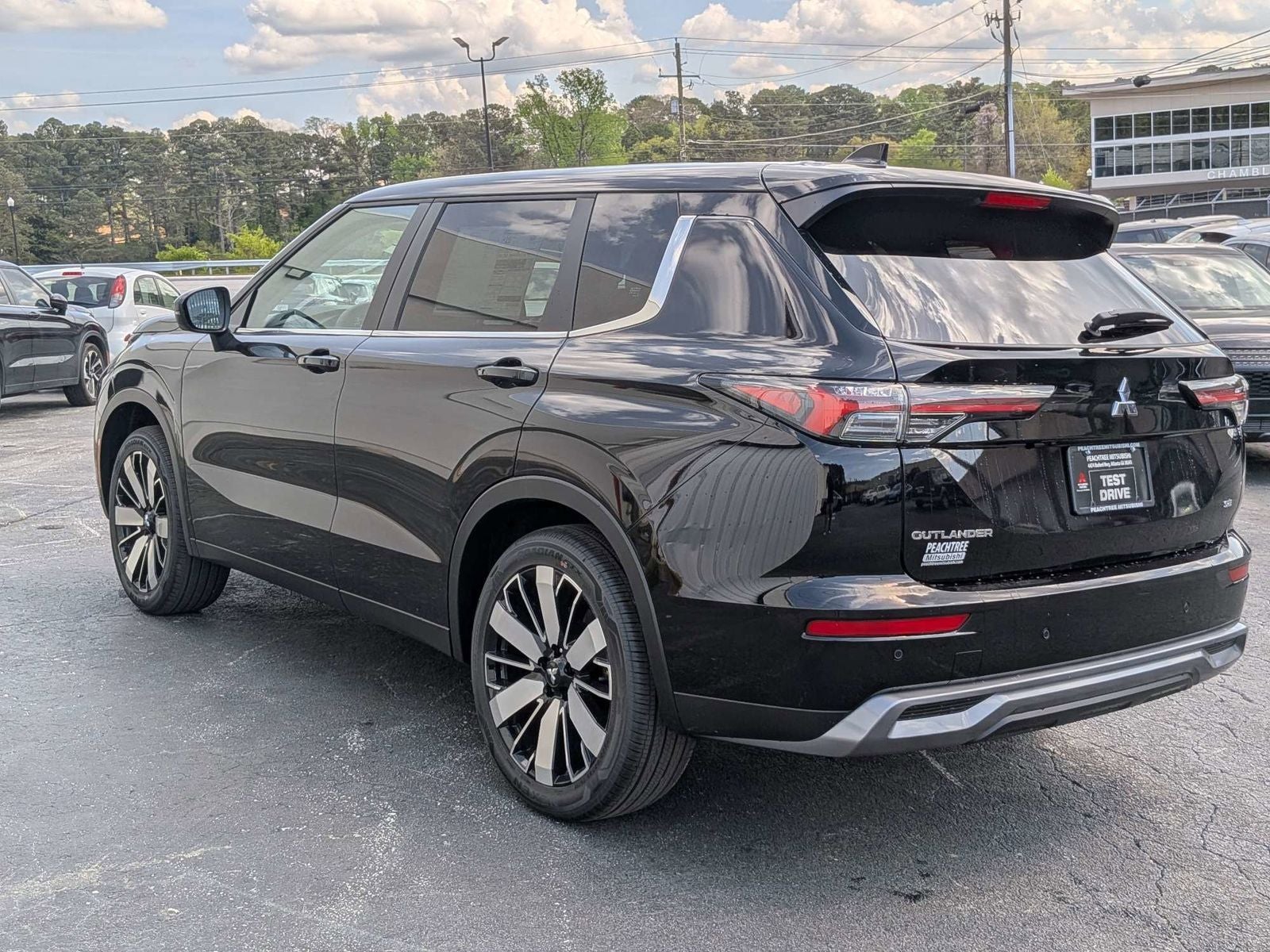 2026 Mitsubishi Outlander Base