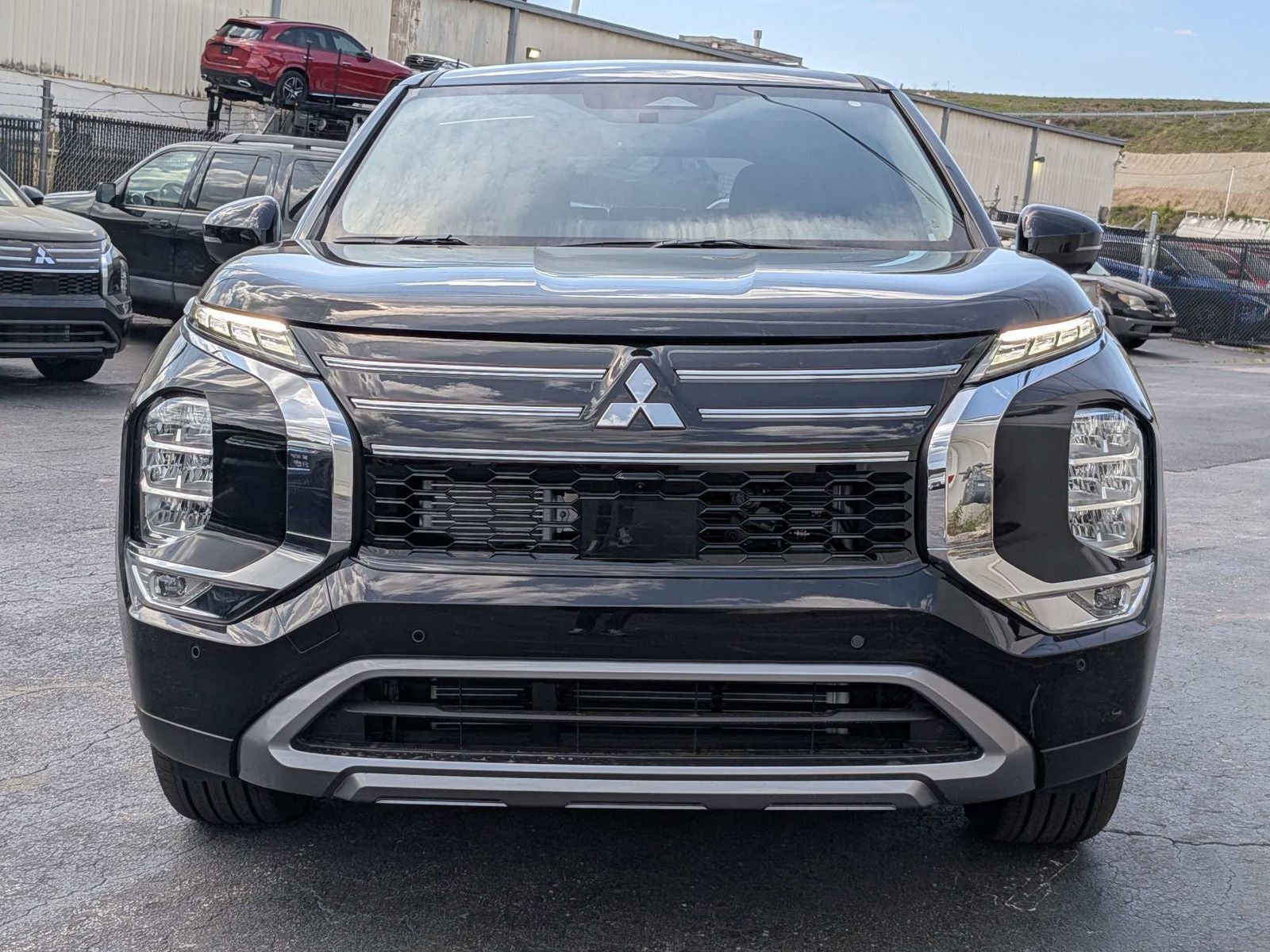 2026 Mitsubishi Outlander Base