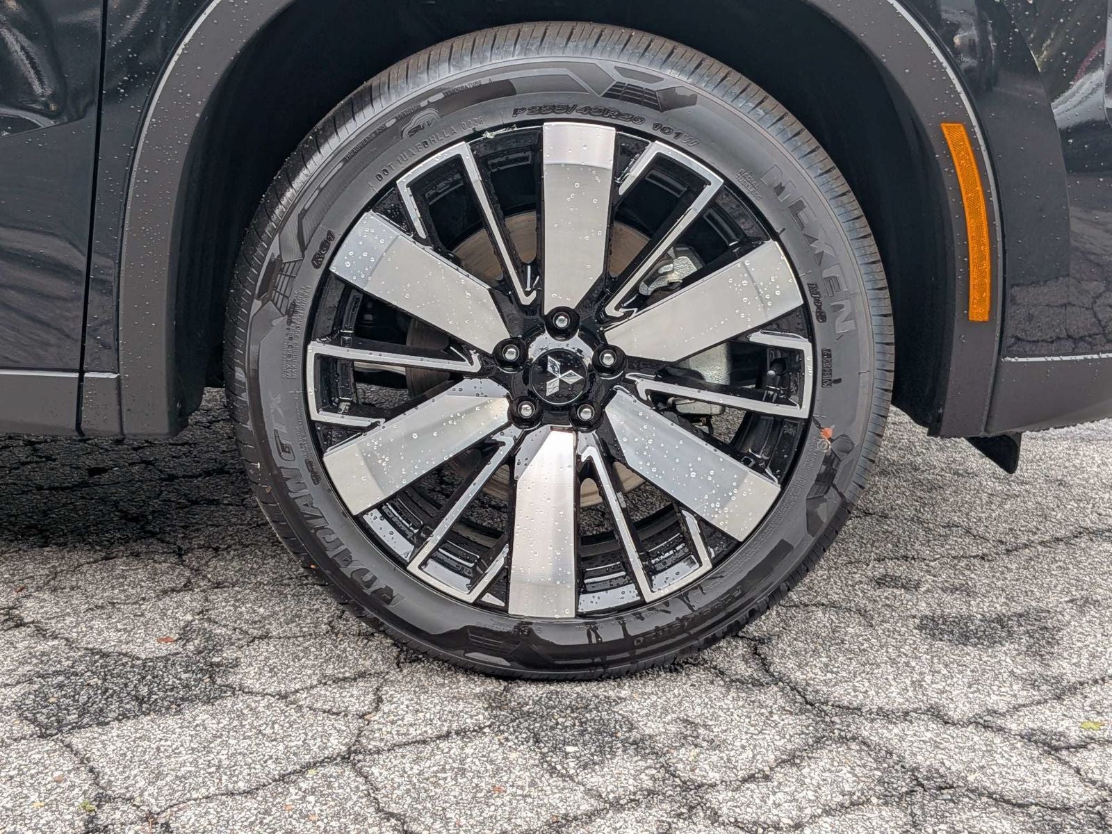 2026 Mitsubishi Outlander SE