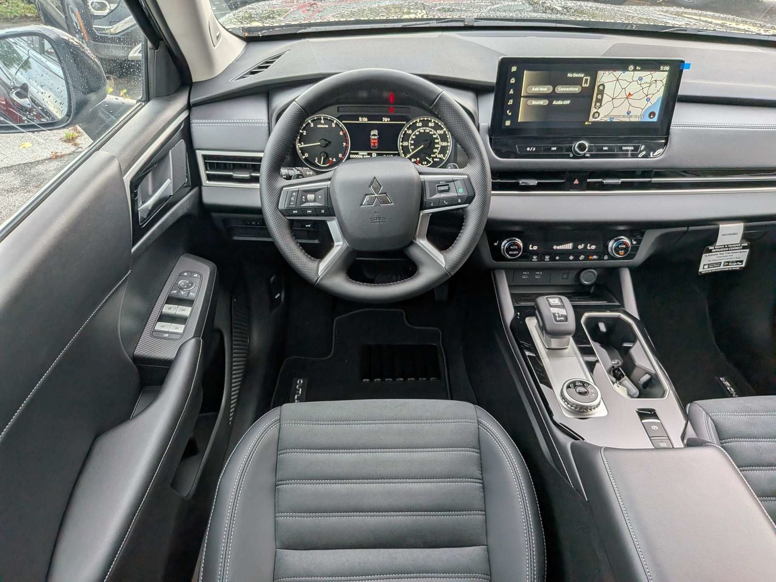 2026 Mitsubishi Outlander SE