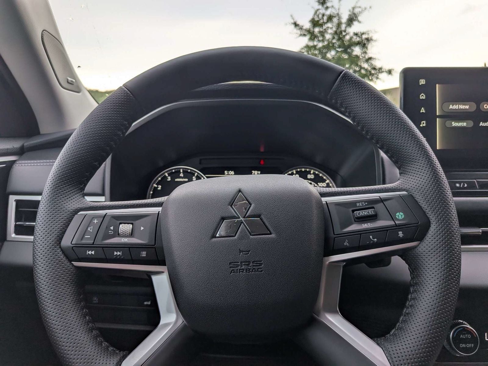 2026 Mitsubishi Outlander SE