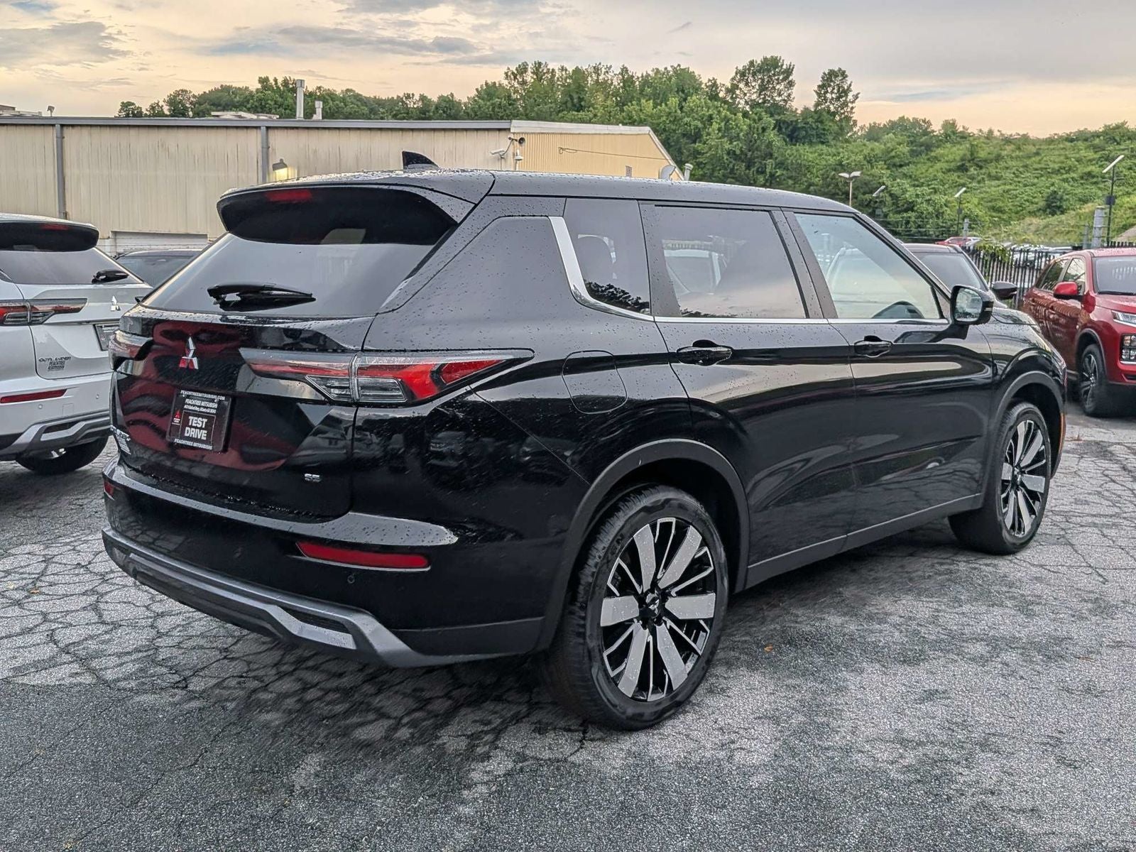 2026 Mitsubishi Outlander SE