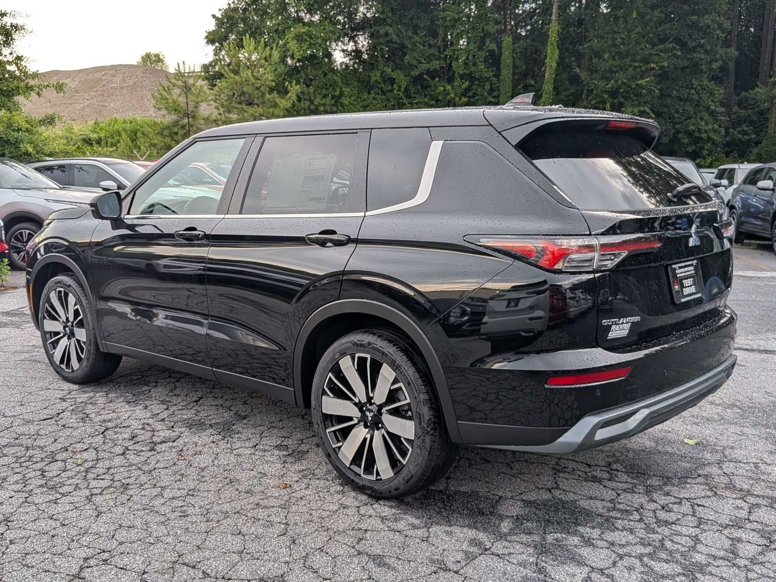 2026 Mitsubishi Outlander SE
