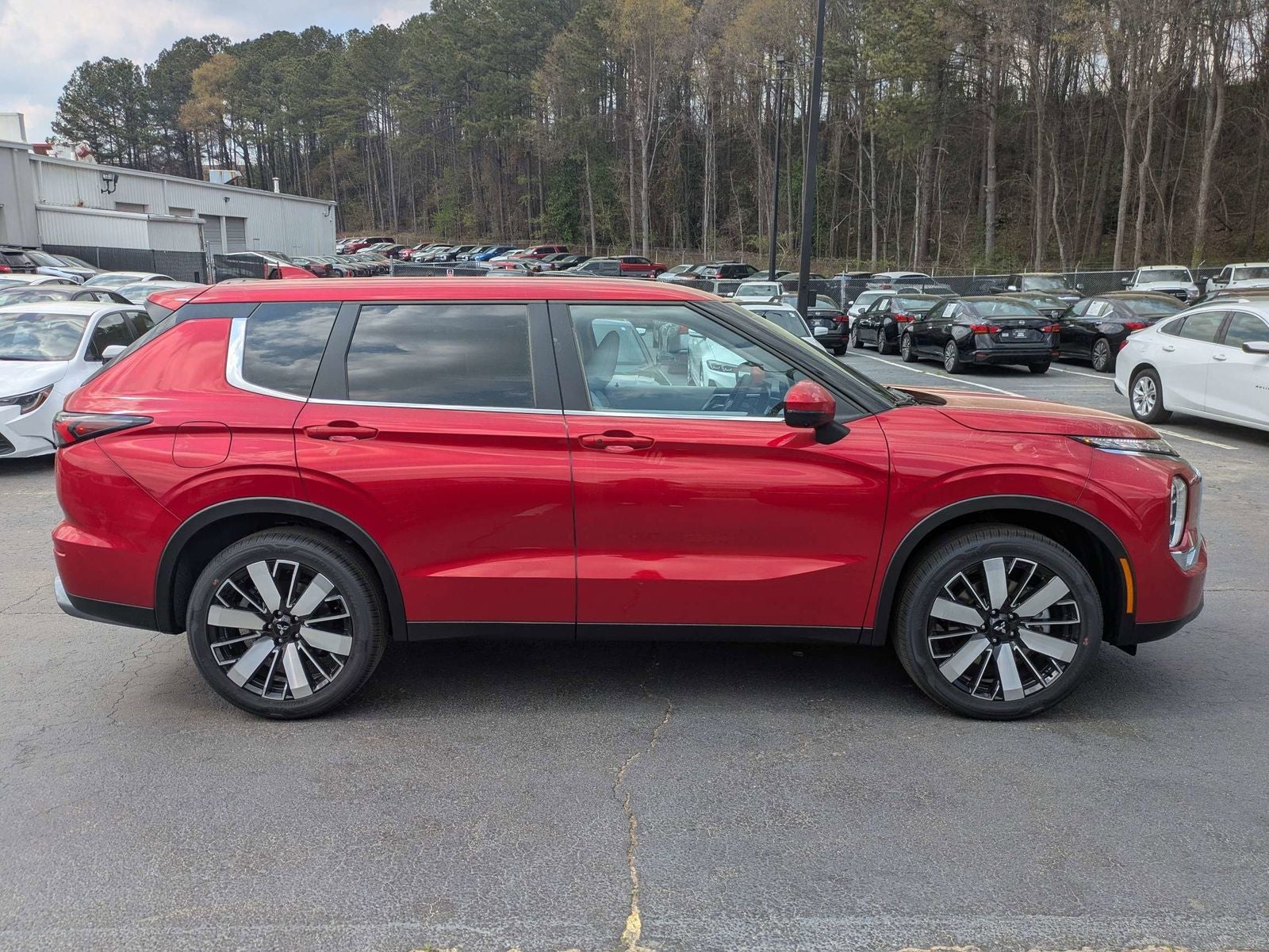 2026 Mitsubishi Outlander SE