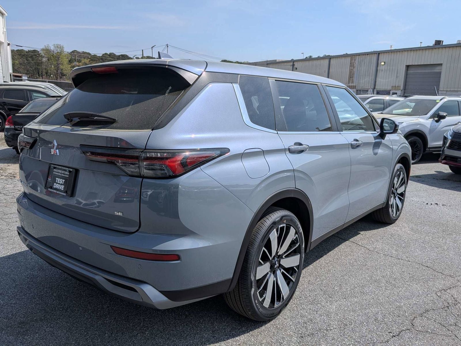 2026 Mitsubishi Outlander SE