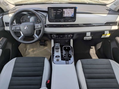 2026 Mitsubishi Outlander SE