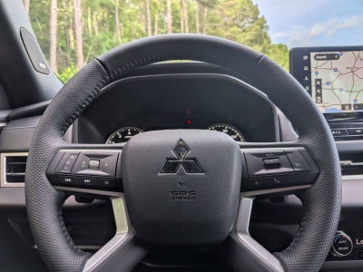 2026 Mitsubishi Outlander LE