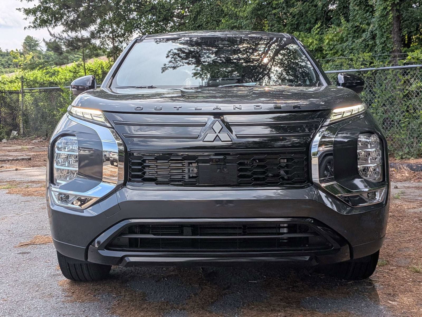 2026 Mitsubishi Outlander LE