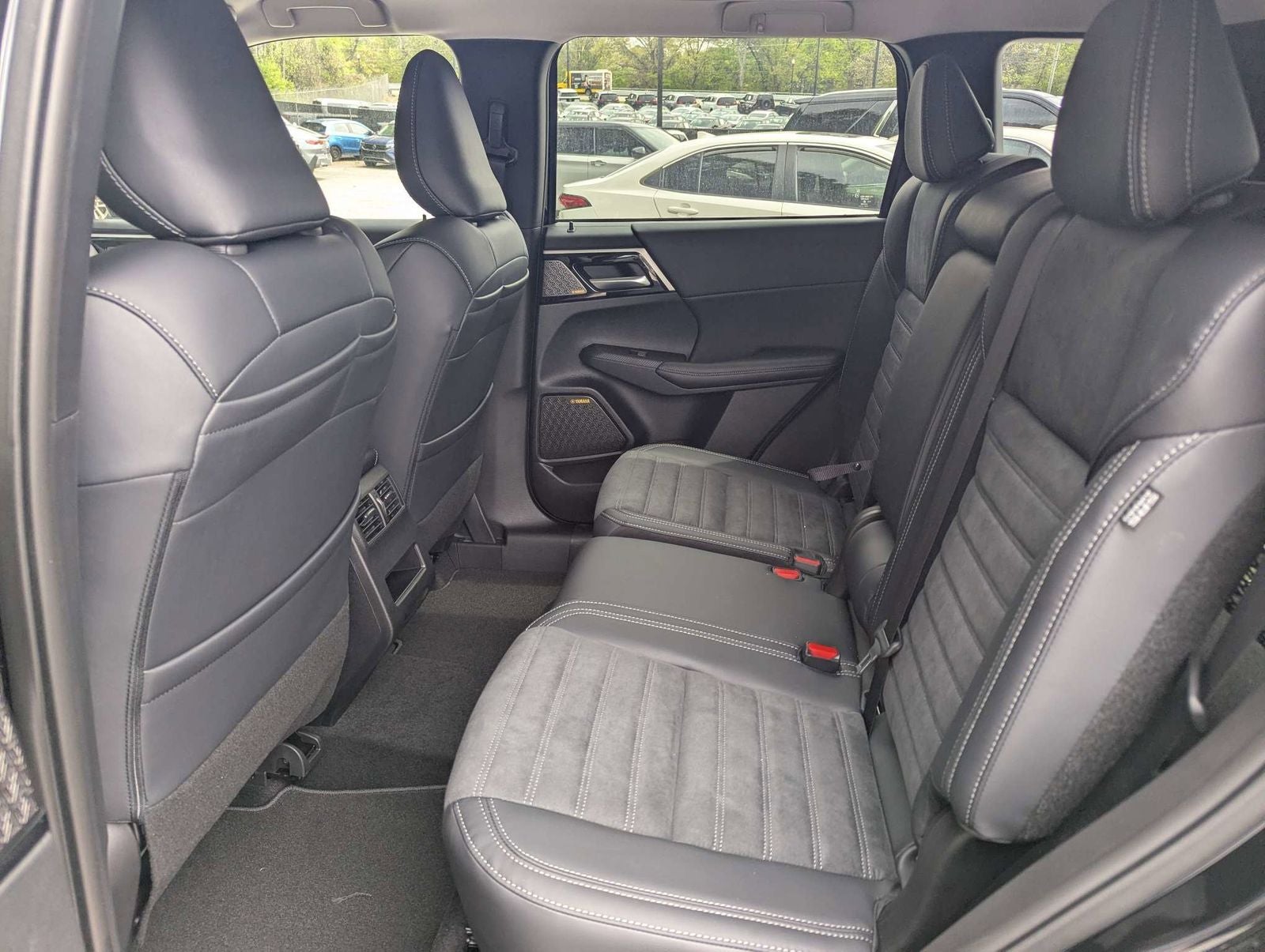 2026 Mitsubishi Outlander SE