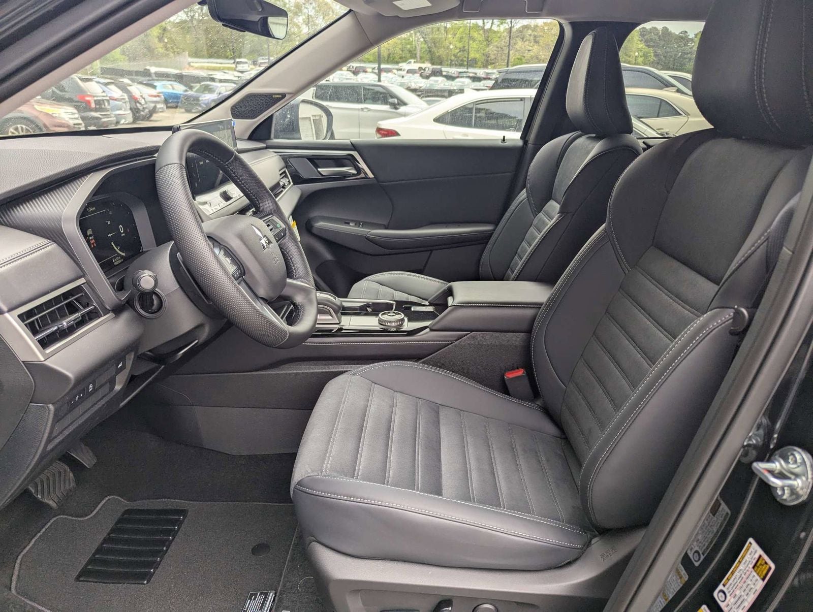 2026 Mitsubishi Outlander SE