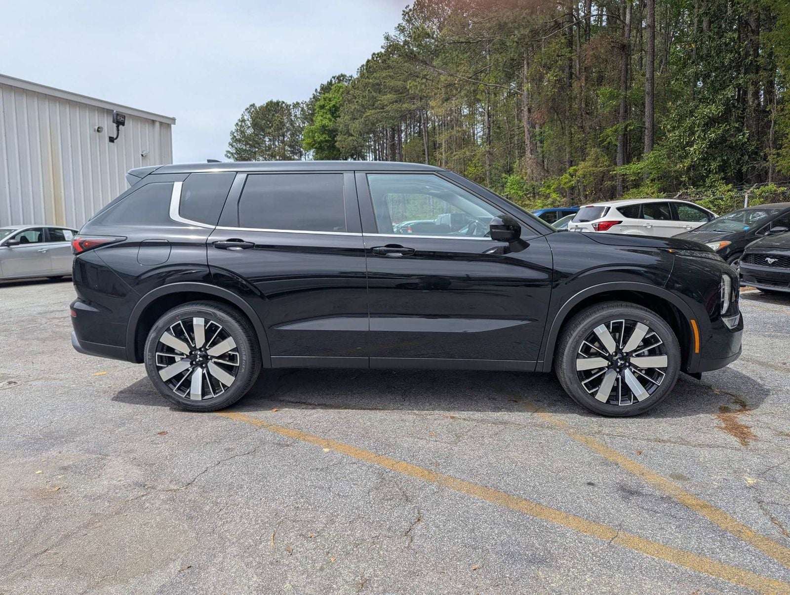 2026 Mitsubishi Outlander SE