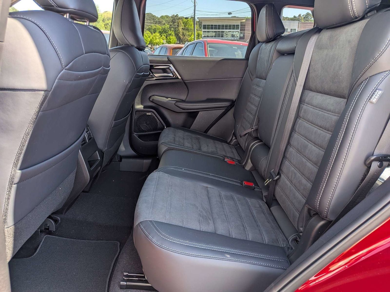 2026 Mitsubishi Outlander Base