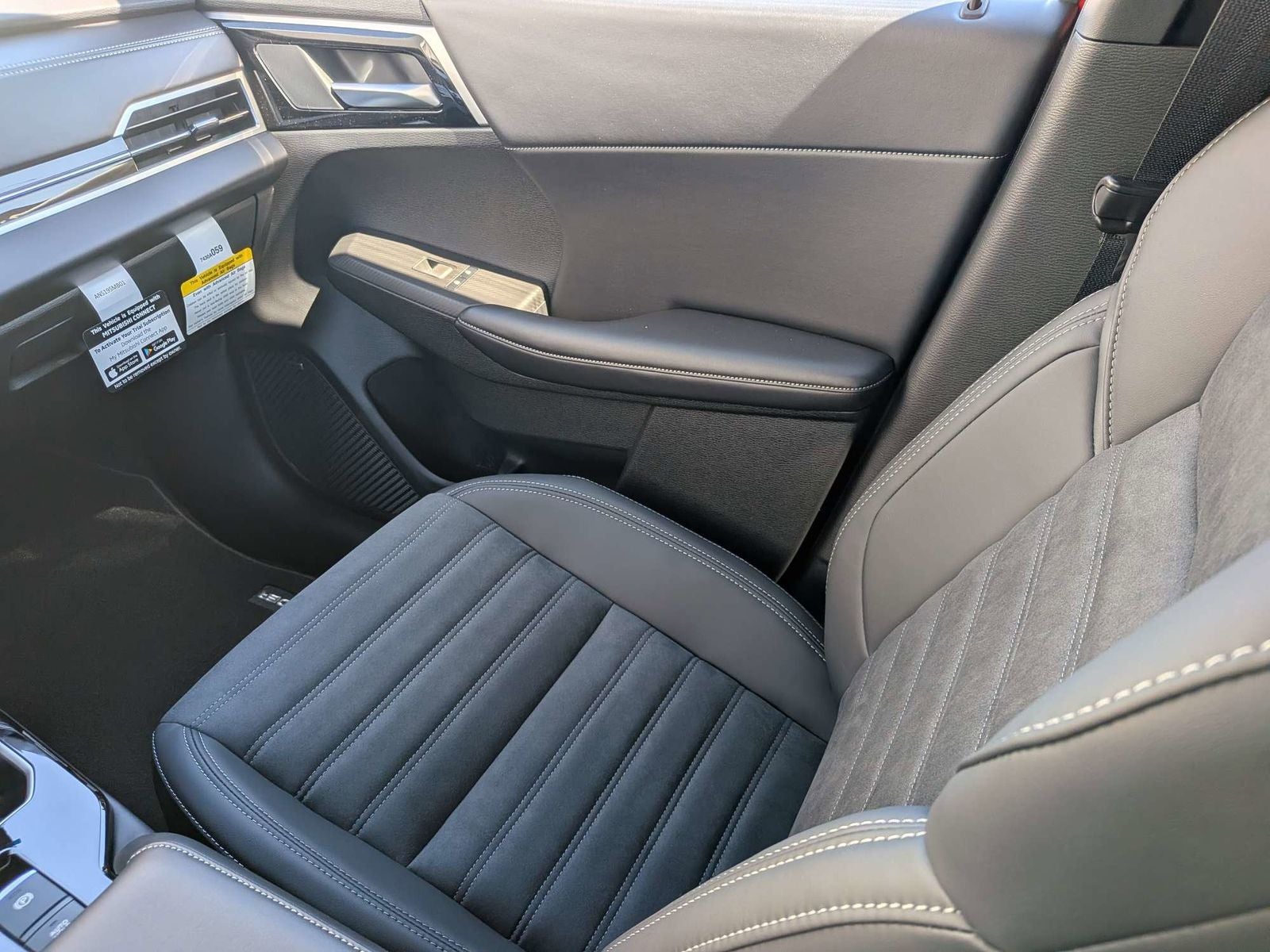 2026 Mitsubishi Outlander Base