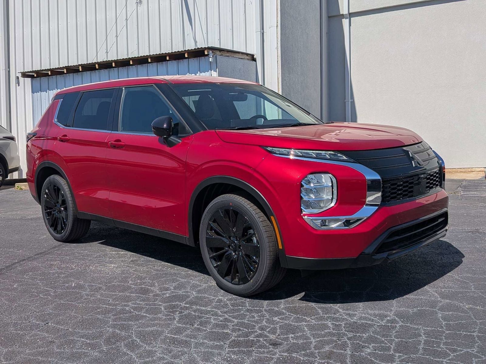 2026 Mitsubishi Outlander Base