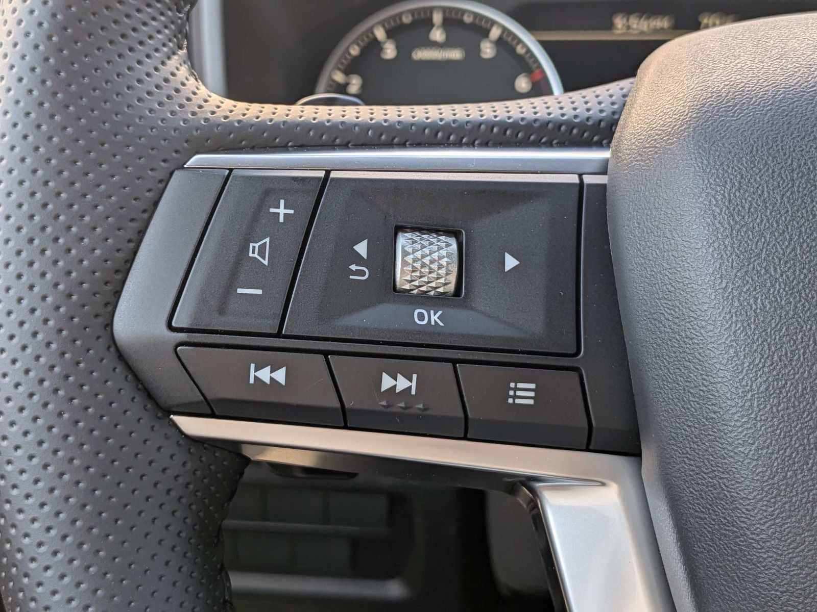 2026 Mitsubishi Outlander Base
