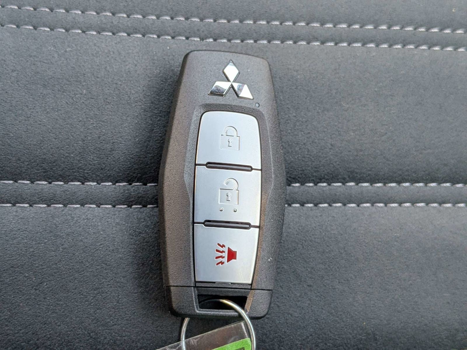 2026 Mitsubishi Outlander Base