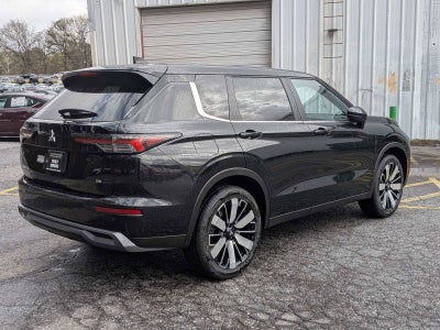 2026 Mitsubishi Outlander SE