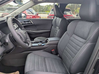 2026 Mitsubishi Outlander SE
