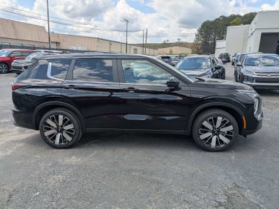 2026 Mitsubishi Outlander SE