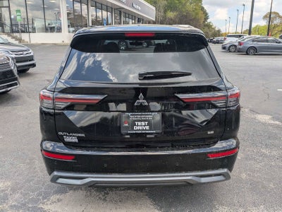 2026 Mitsubishi Outlander SE