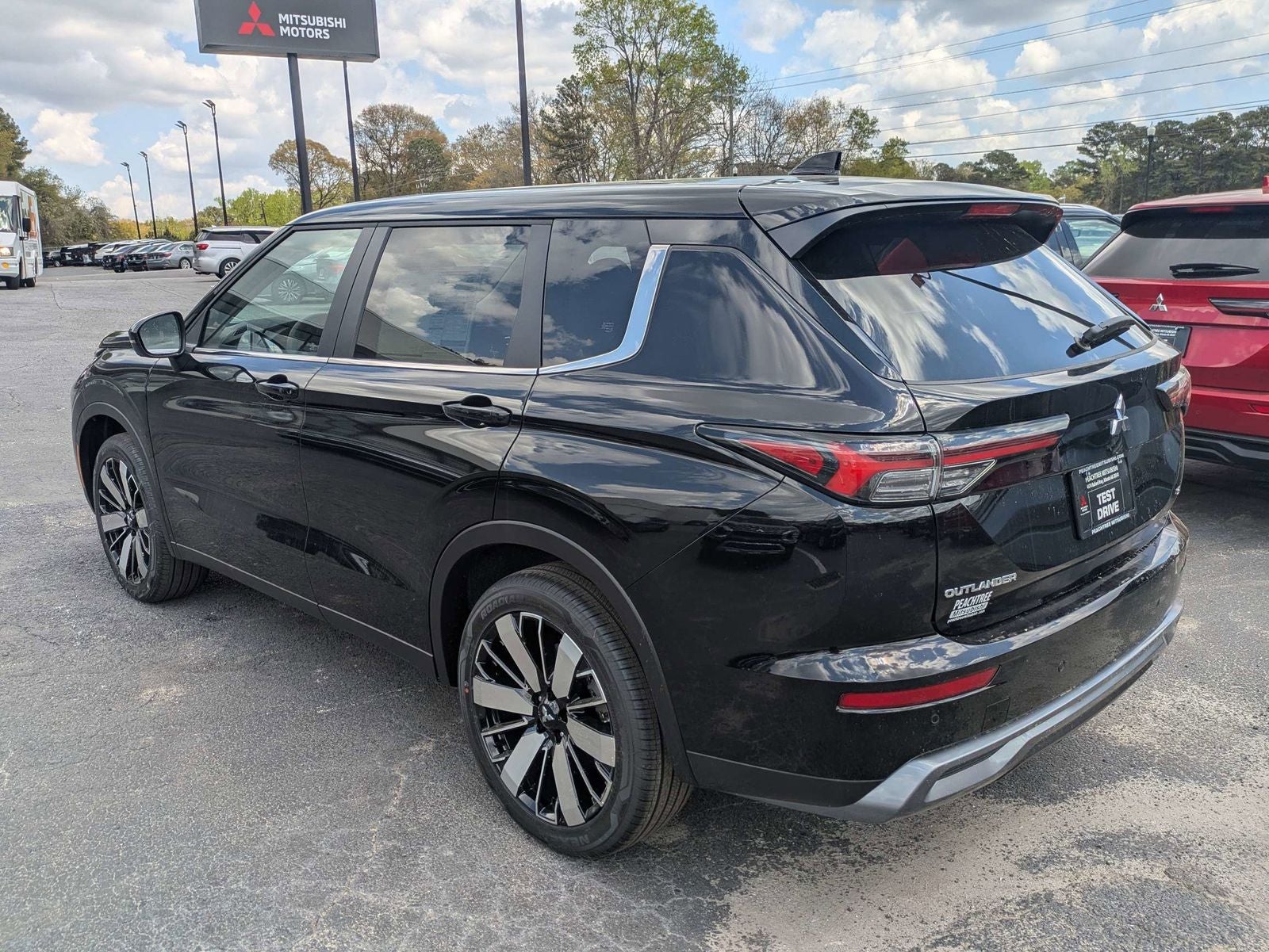 2026 Mitsubishi Outlander SE