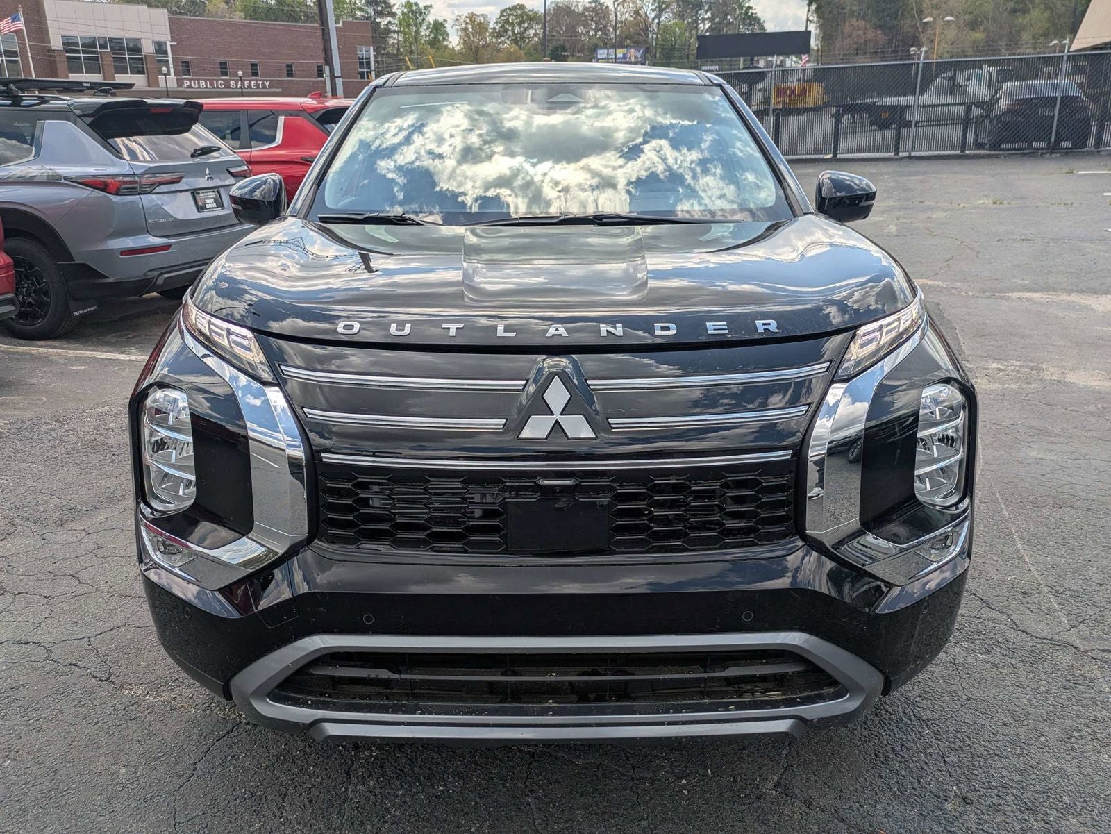 2026 Mitsubishi Outlander SE