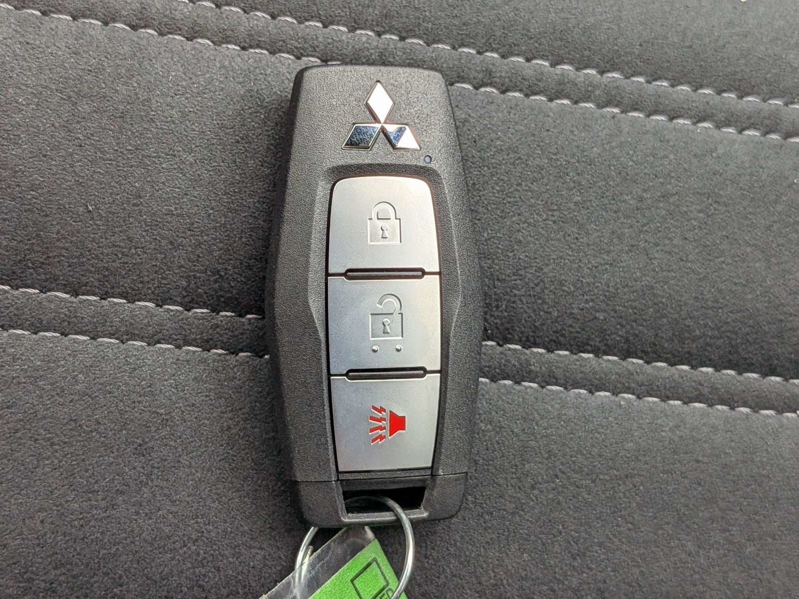 2026 Mitsubishi Outlander LE