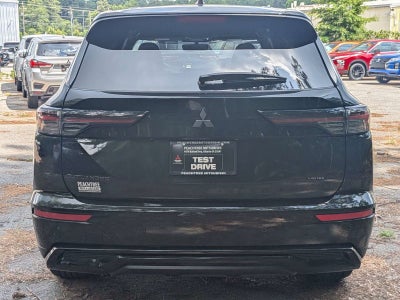 2026 Mitsubishi Outlander LE