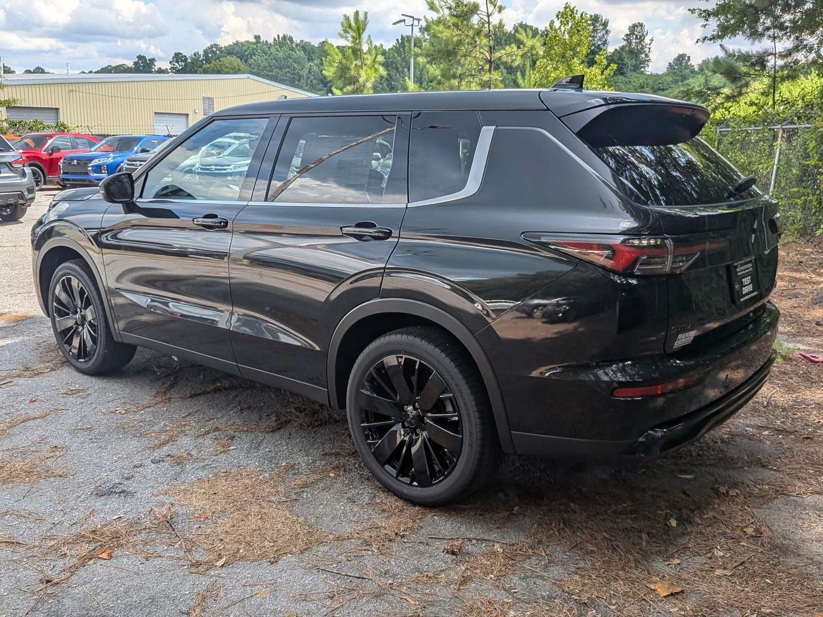 2026 Mitsubishi Outlander LE