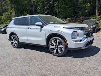 2026 Mitsubishi Outlander SE
