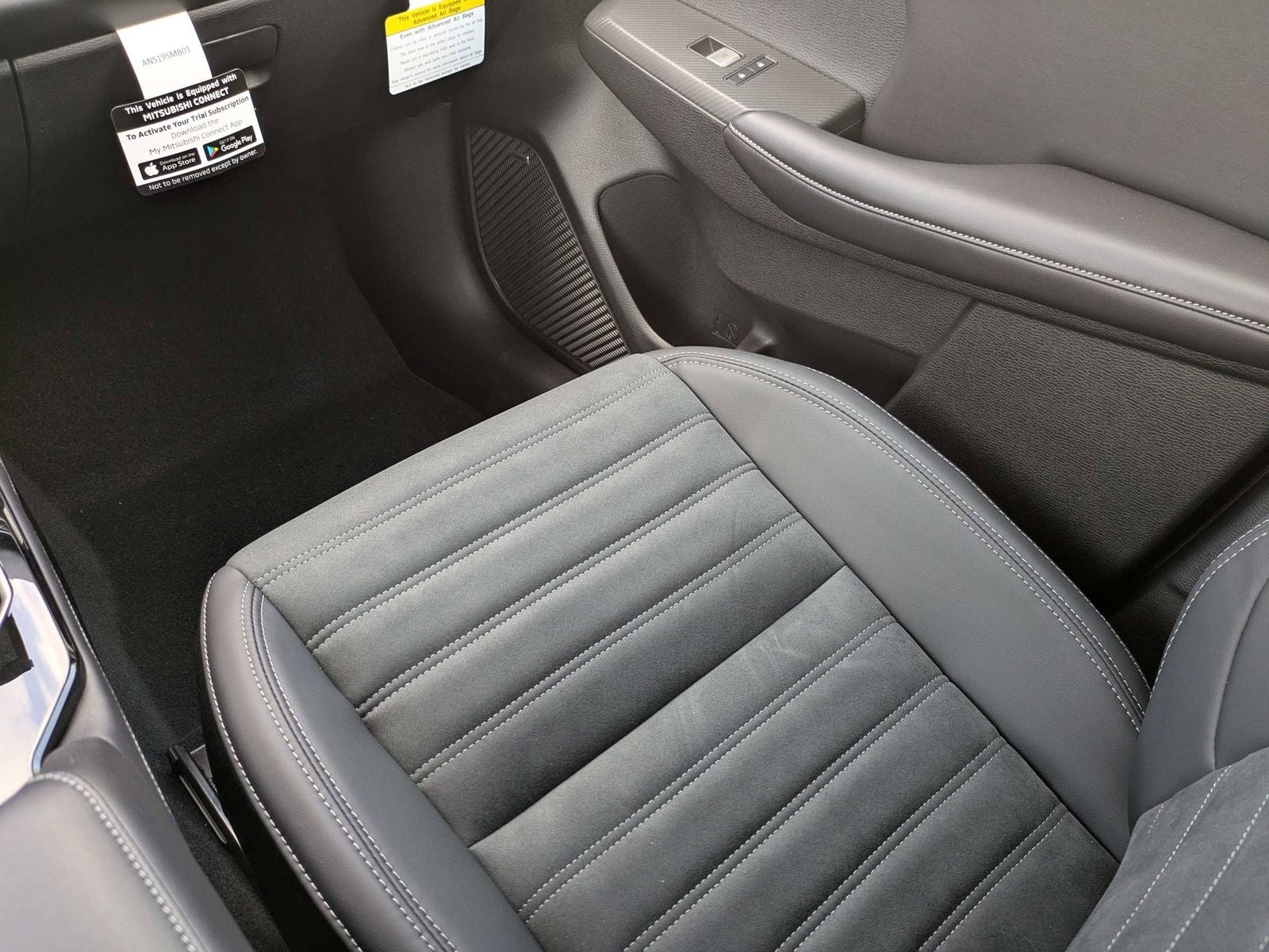 2026 Mitsubishi Outlander Base