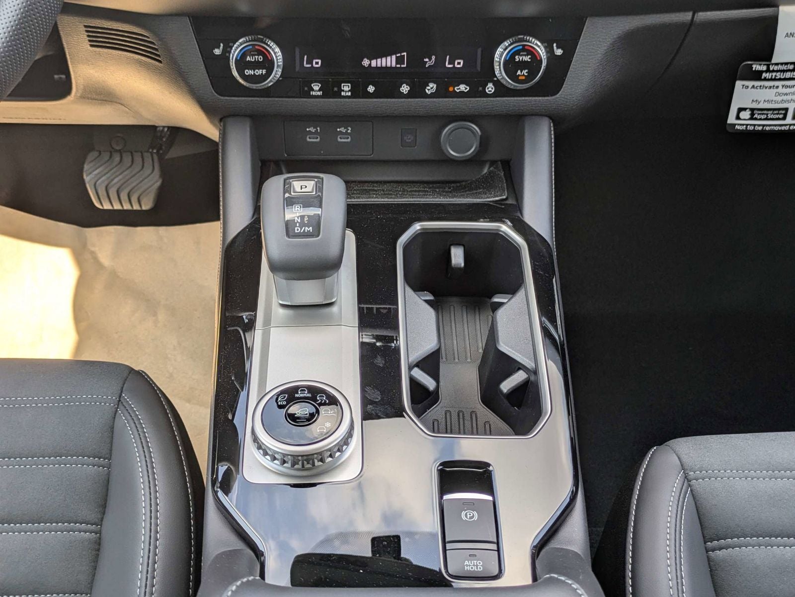 2026 Mitsubishi Outlander Base