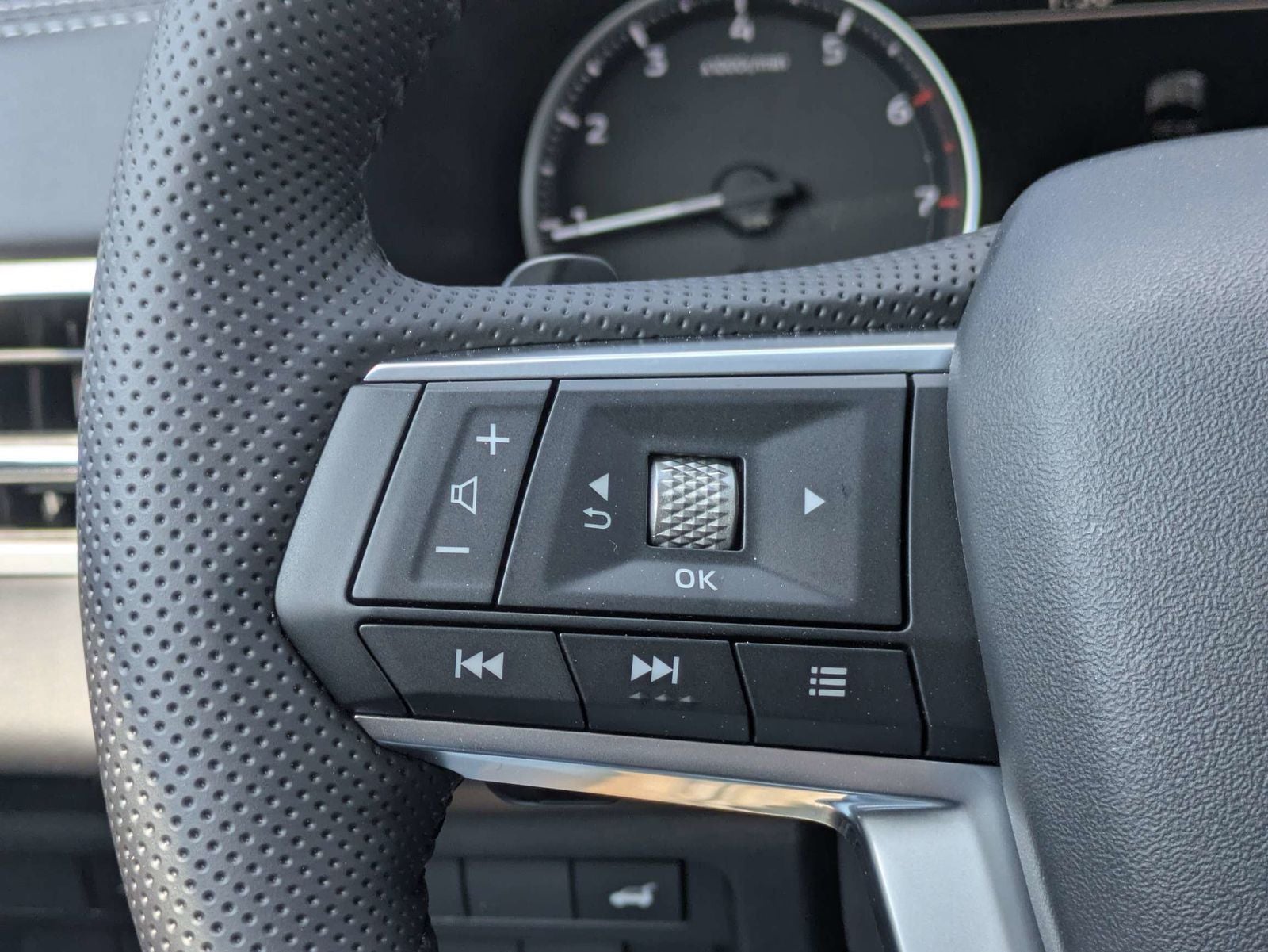 2026 Mitsubishi Outlander Base