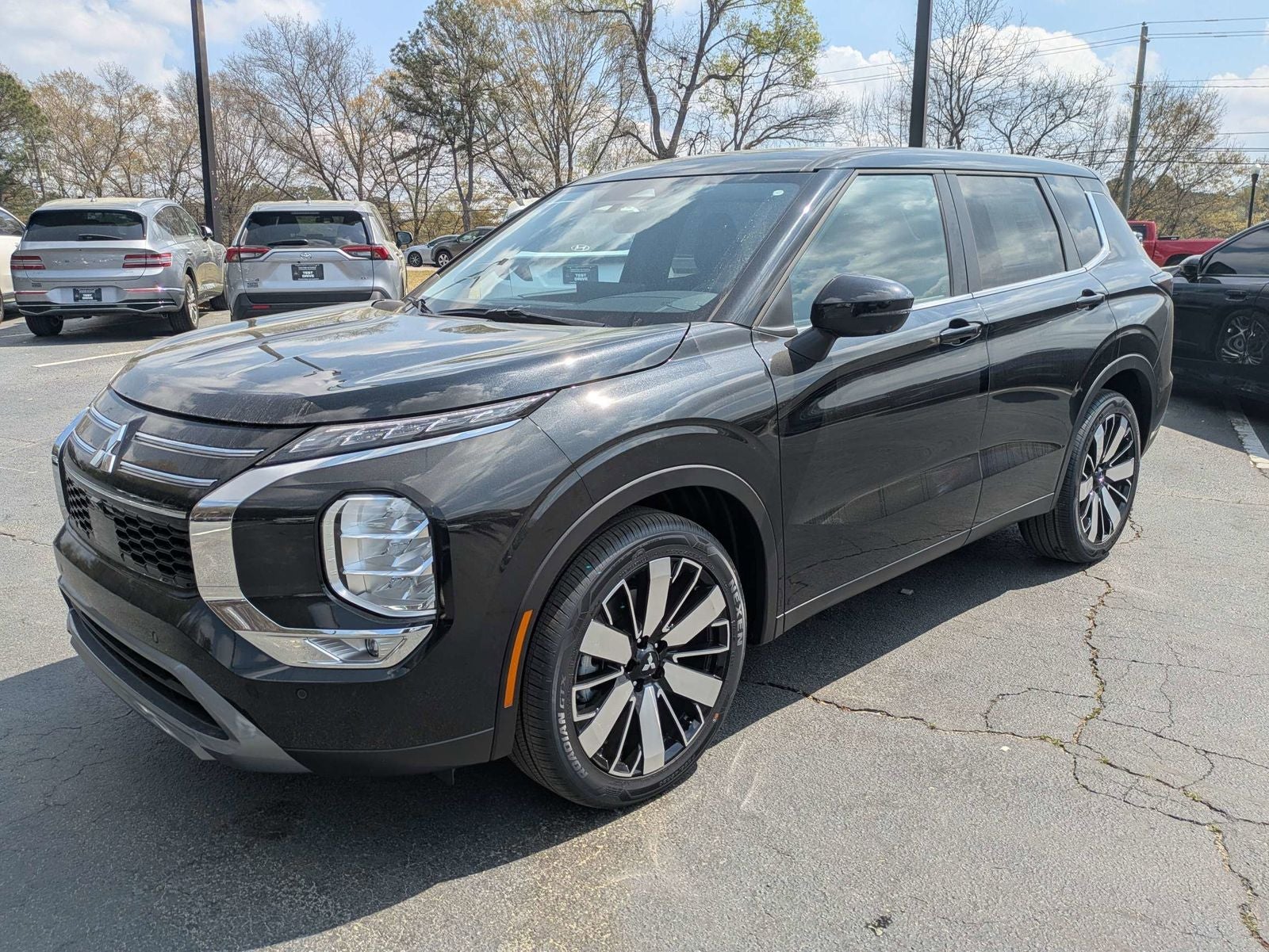 2026 Mitsubishi Outlander Base