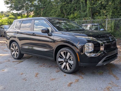 2026 Mitsubishi Outlander SE