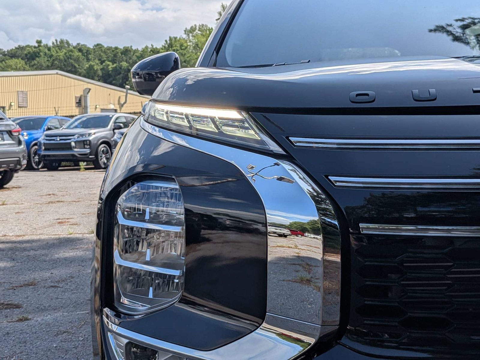 2026 Mitsubishi Outlander SE
