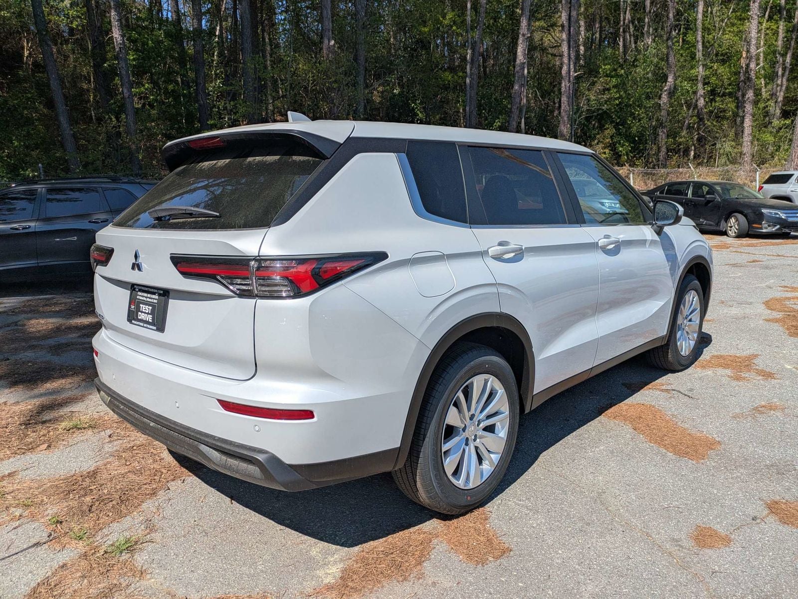 2026 Mitsubishi Outlander SE